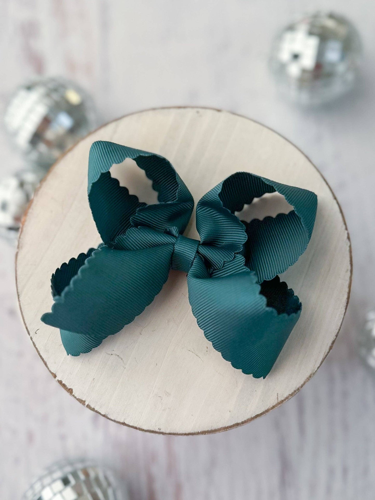 Classic Scalloped Bows - Alligator Clip - 4.5"