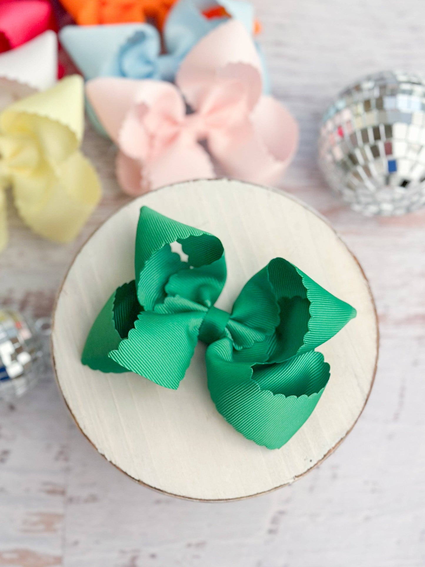 Classic Scalloped Bows - Alligator Clip - 4.5"